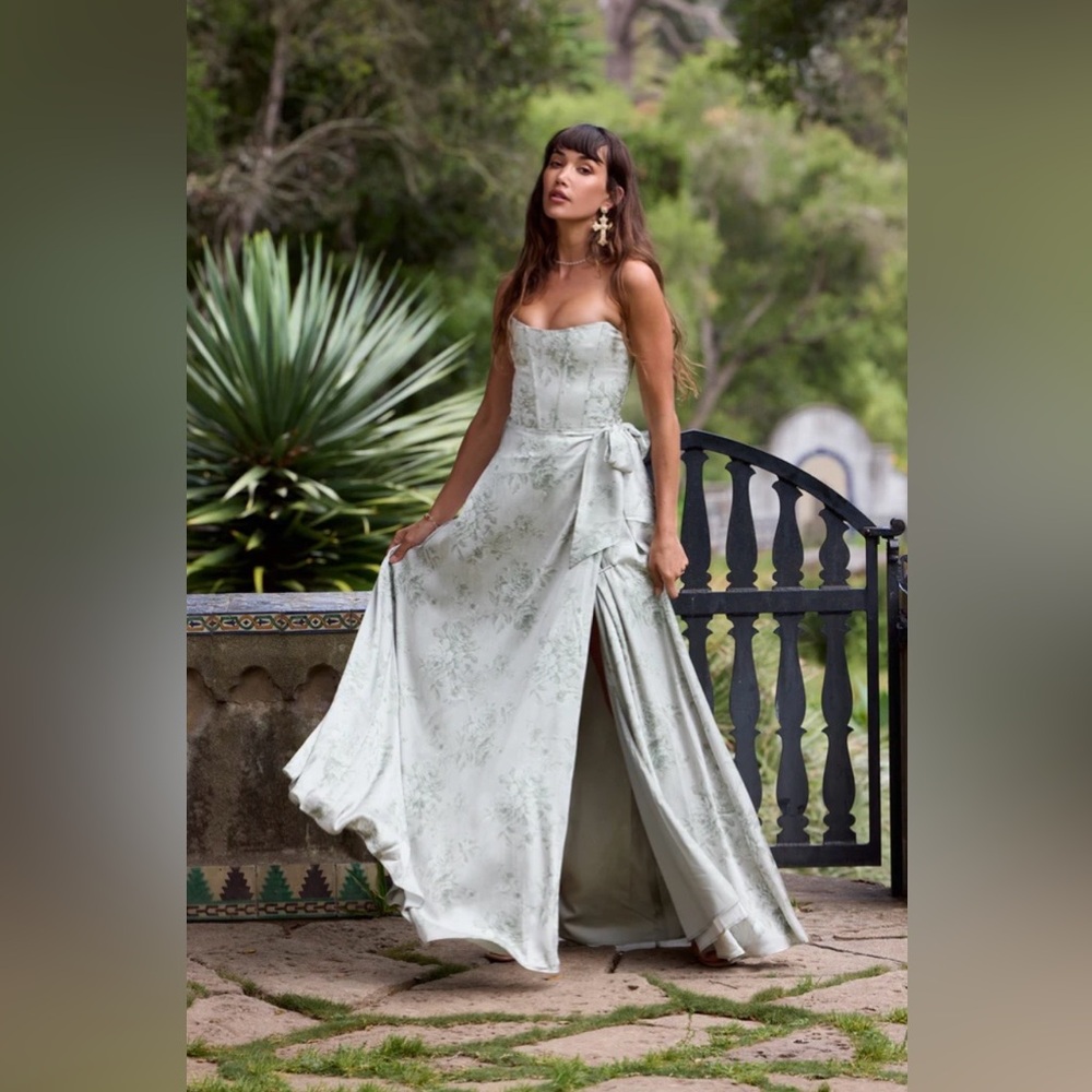 V Chapman Dress